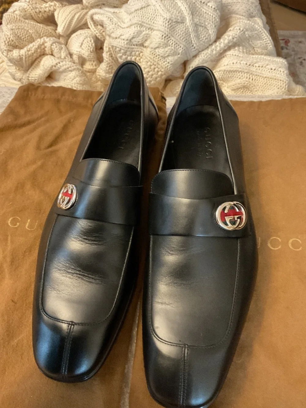 Gucci black leather loafers brand new 100% authentic Gucci size 8.5 US size 9.5